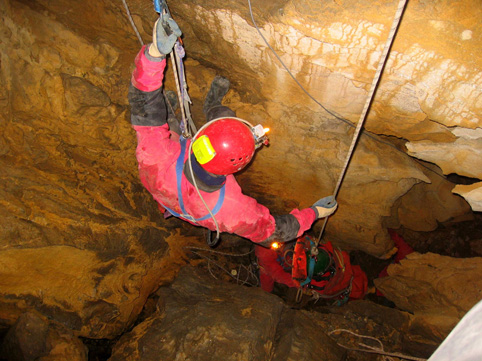 Guardia Civil activates operation to rescue injured explorer from Almeria cave