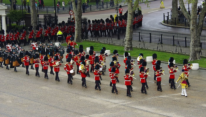 Drugs sting operation results in soldiers from the Queen's Guard being arrested
