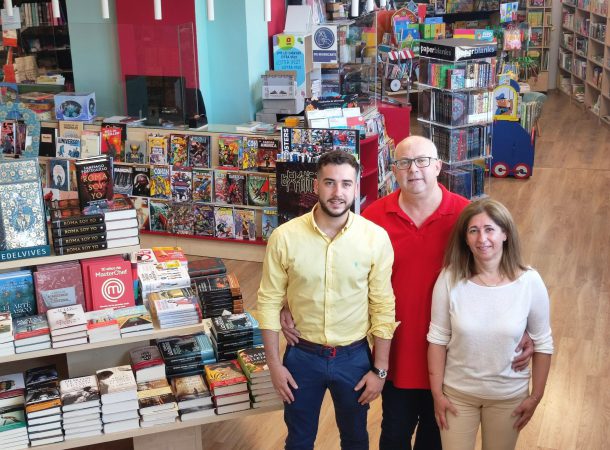 Popular family-owned bookshop in Almuñecar reopens in bigger and better premises