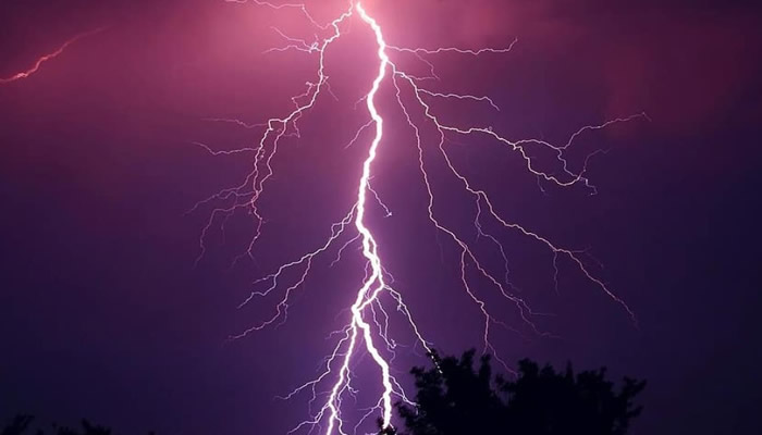 Lightning strikes ignite two fires in Murcia province