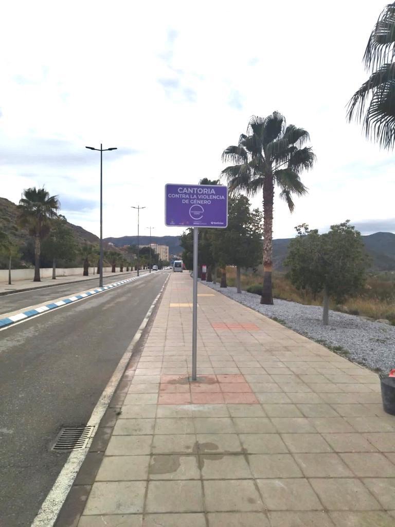 Vox supporters accused of vandalising anti-gender violence sign in Cantoria (Almeria)