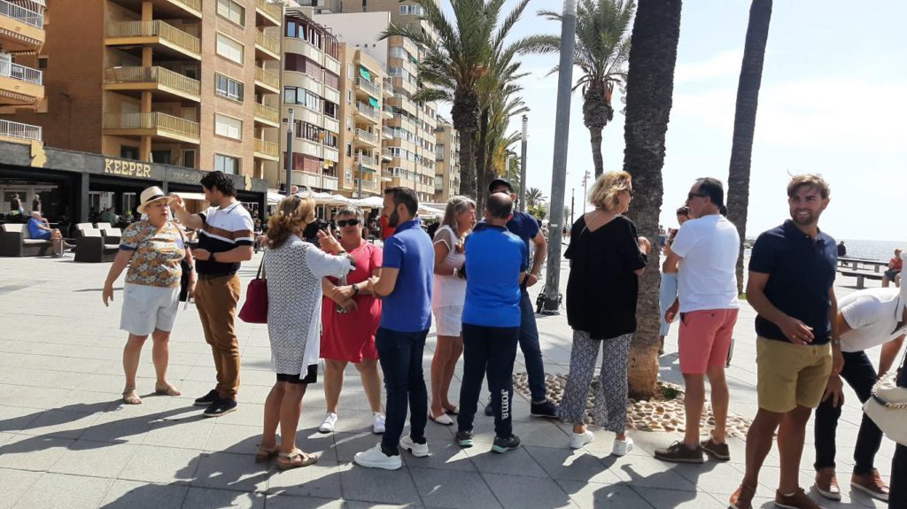 Mayor Eduardo Dolon wants to know people's opinions about Torrevieja (Alicante)