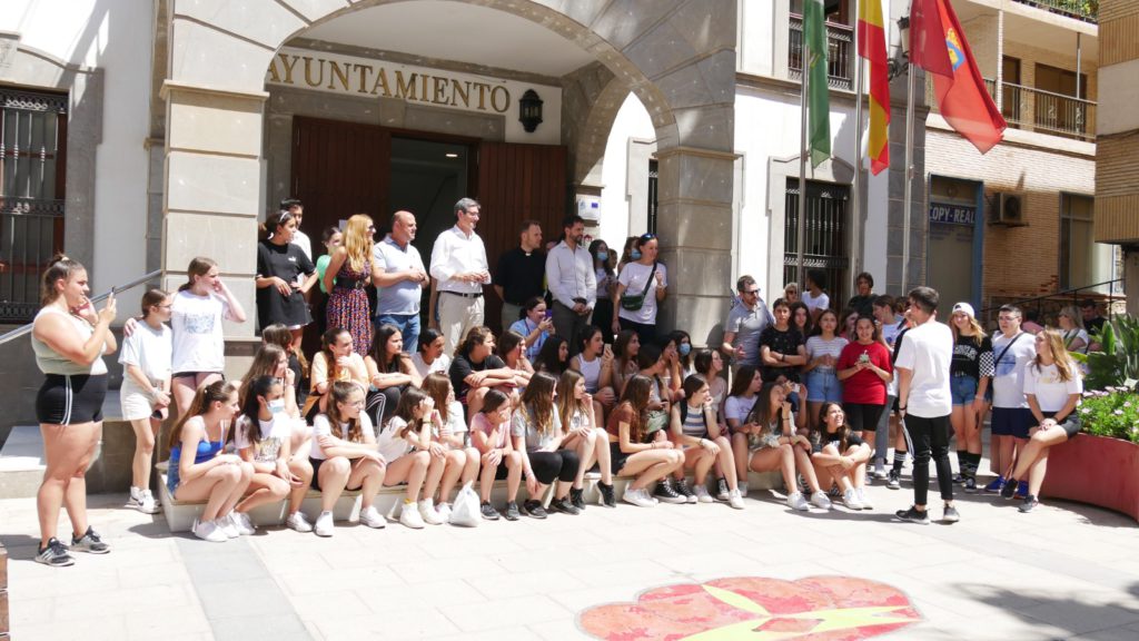 Talent show SIXTY pupils from Adra’s Gaviota high school staged a flashmob routine in front of the town hall building in Plaza Puerta del Mar. This was a teaser for Gaviota’s Got Talent, a bilingual Spanish-English show that pupils will put on between June 20 and 22, showcasing their skills. Looking good ROQUETAS town hall has approved a €6.3 million contract for the conservation and upkeep of the municipality’s green spaces and wooded areas. “At the same time this will create more than 100 jobs while our parks and gardens will present a better image,” Roquetas mayor Gabriel Amat said. No cases THE Junta’s Health and Families department, which announces monkey pox cases twice weekly, confirmed on June 10 that Almeria province had no cases of the virus. Analyses had ruled out the contagious disease in the seven suspected cases and no further patients were under investigation, the Junta said. Side effects CUEVAS DEL ALMANZORA group Los Puntos had to cancel a gig booked for Villajoyosa (Alicante) on June 10. One member was still suffering from the side effects of the Covid virus that had forced the band to cancel a performance during the fiestas in Maria on April 24. Big changes APPROXIMATELY 700 people have taken part in an online poll organised by the diocese of Almeria, asking the province’s churchgoers what kind of Church they would like for the future. Many called for women to be ordained as priests and wanted to see an end to obligatory celibacy.