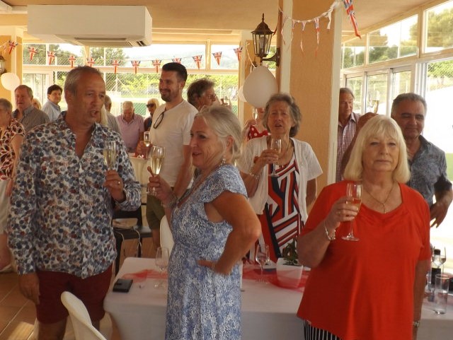 Costa Blanca picnics and buffets with a red, white and blue theme
