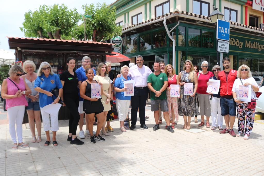 Viogenex group distributed the posters in La Cala