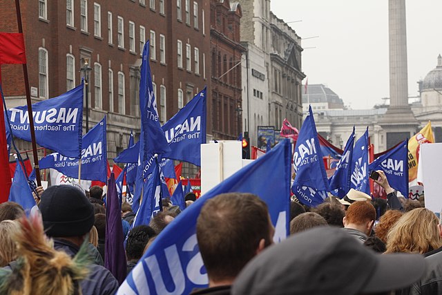 Teaching unions to coordinate strike action over pay dispute