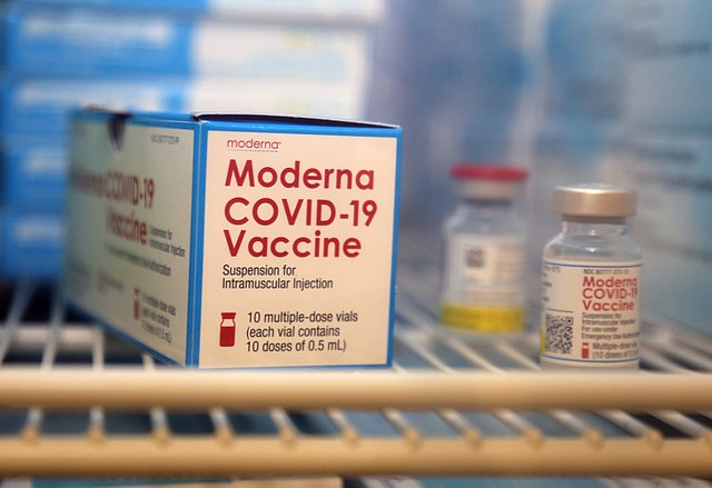 Moderna Covid vaccine recommended by FDA for youngest children in the US