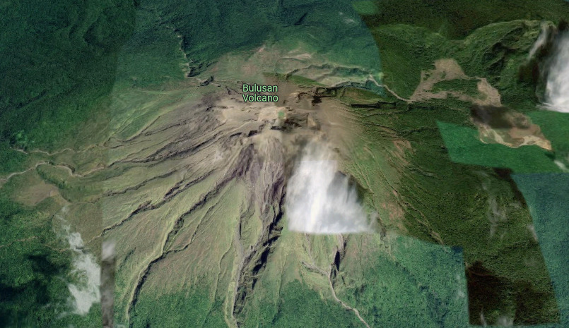 Breaking News: Philippines raises alert level as volcano spews ash cloud