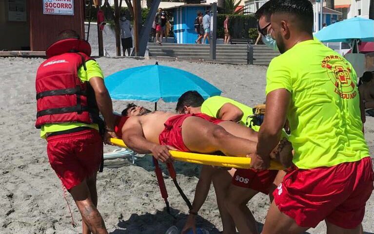 Nerja's beach lifeguard service starts early this year to keep swimmers safe