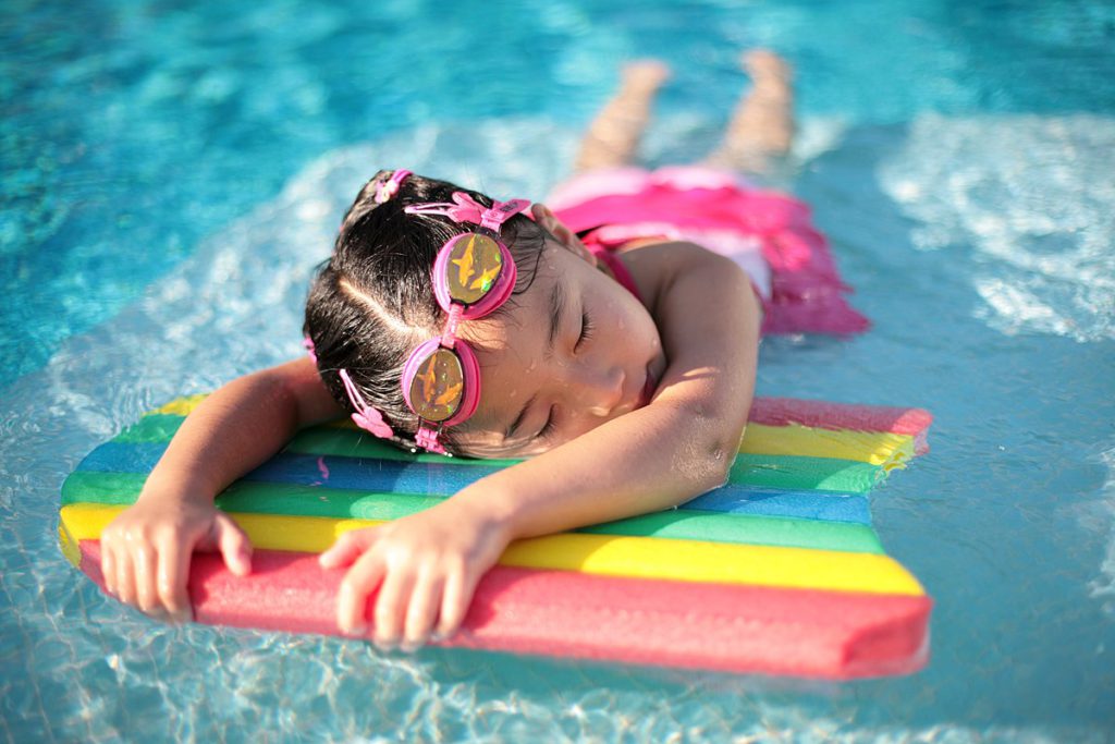 Tips for preventing ear infections caused by swimming this summer