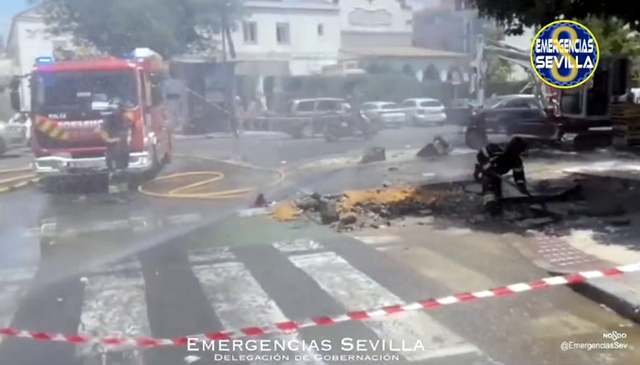 Workers cause 'significant gas leak' after digging up gas pipe in Sevilla city