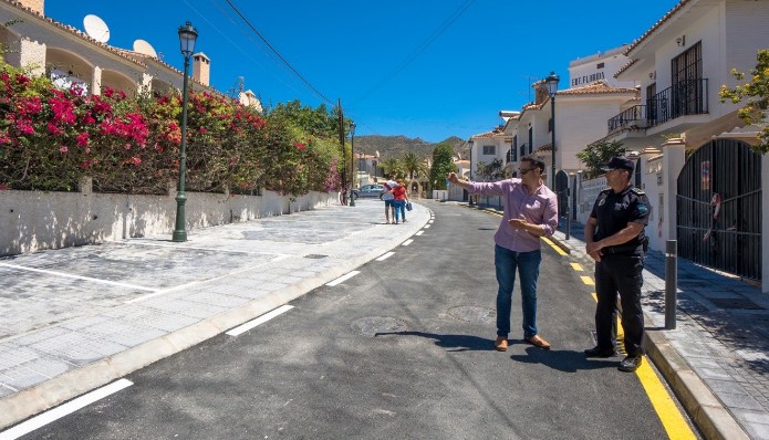Calle Cordoba in Malaga's Nerja reopens to traffic after the refurbishment work