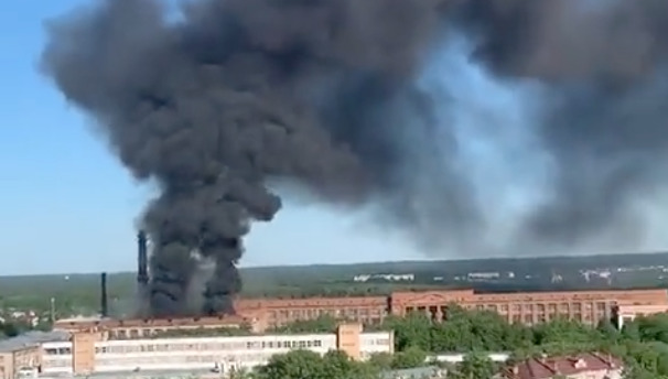 WATCH: Russian Zagorsk Optical-Mechanical Plant burns following Ukrainian military attack