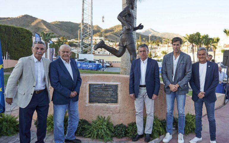 Nerja pays tribute to much-loved local 'Ayo' with sculpture