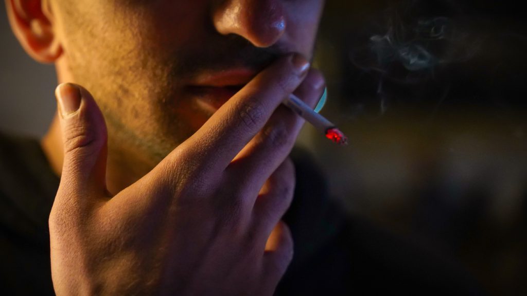 'Smoking kills and ruins lives': New review in England makes strong recommendations