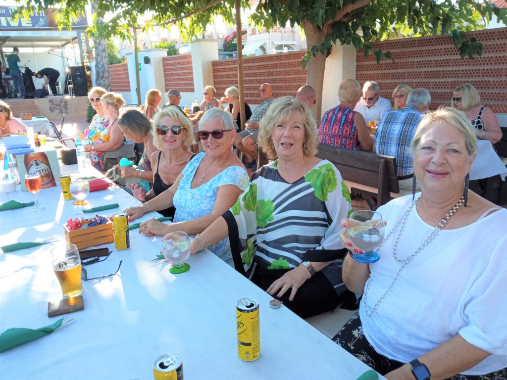 Summer evening party for the Rojales Pantomime Group in Algorfa (Alicante)