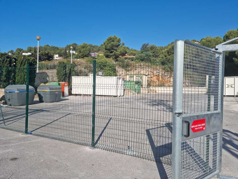 Punto Verde recycling areas soon to be fenced in Javea (Alicante)