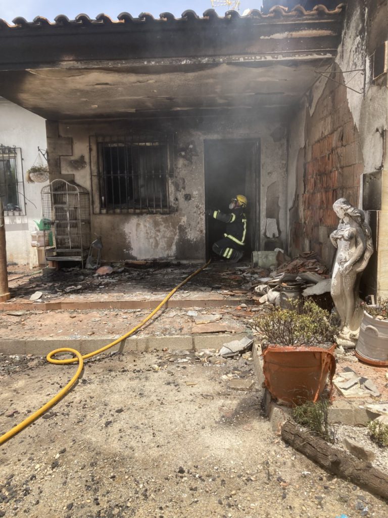 A devastating gas bottle fire leaves Briton homeless in Albox (Almeria)