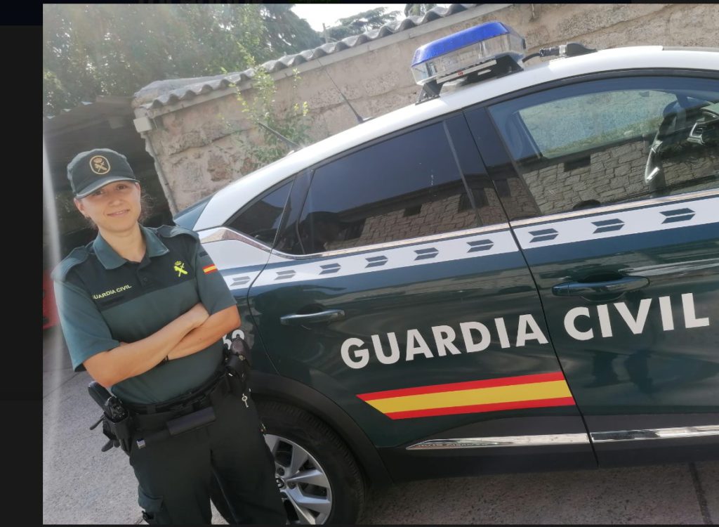 Guardia Civil officer saves the life of a young baby in Madrid
