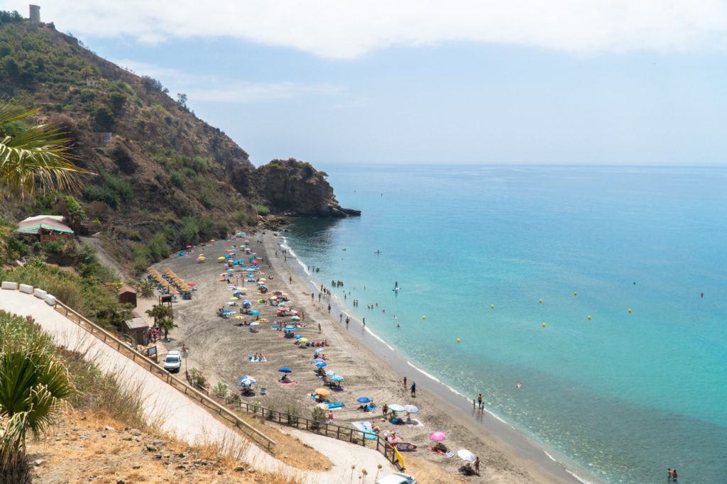 Access to Maro beaches regulated due to large numbers of summer visitors