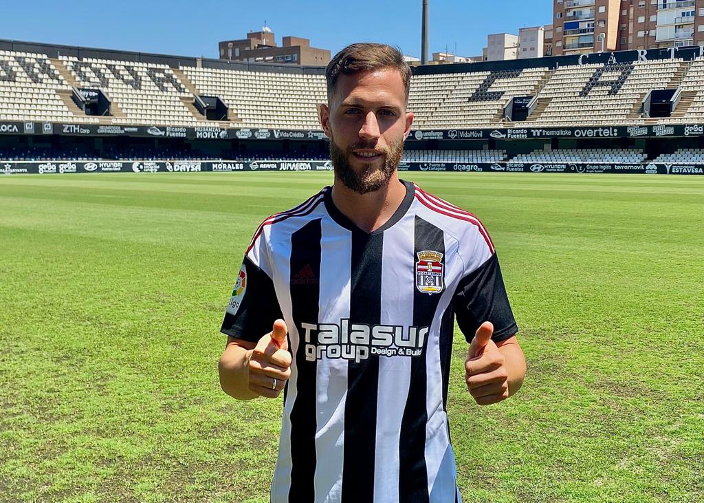 LaLiga Smartbank club FC Cartagena unveil new signing Iván Calero