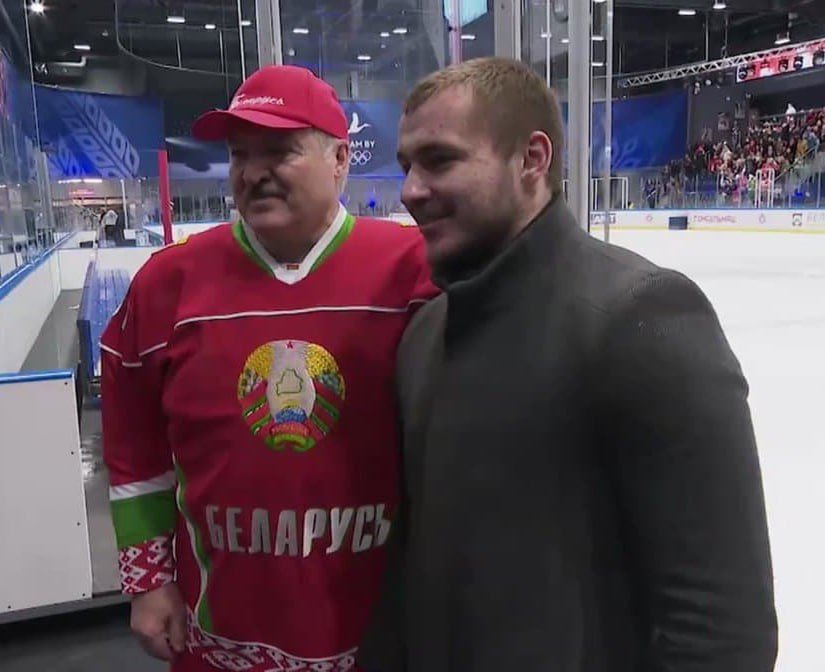 ex-belarusian hockey player russia Sochi beach