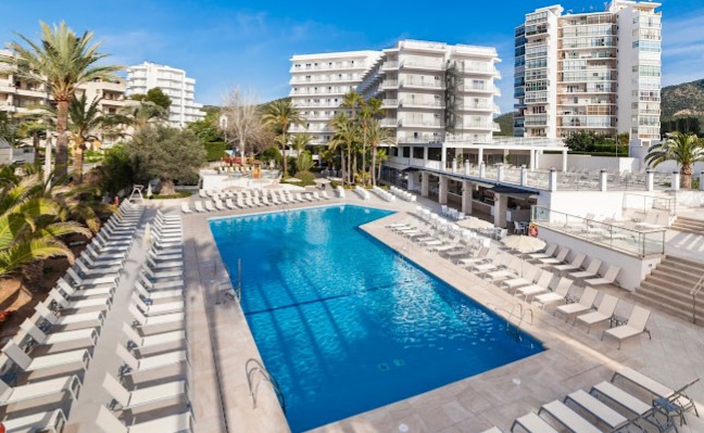 53-year-old British tourist drowns in Palmanova hotel swimming pool in Mallorca