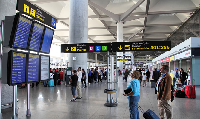 Woman arrested for threatening to shoot down planes at Malaga Airport