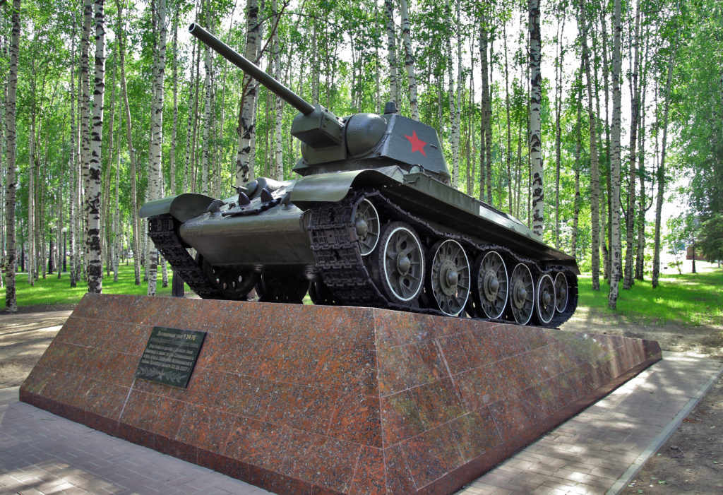 WATCH: Russian World War 2 era T-34 tank trying to avoid the war in Ukraine