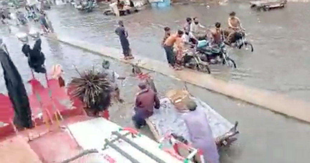 torrential rains flood Karachi pakistan