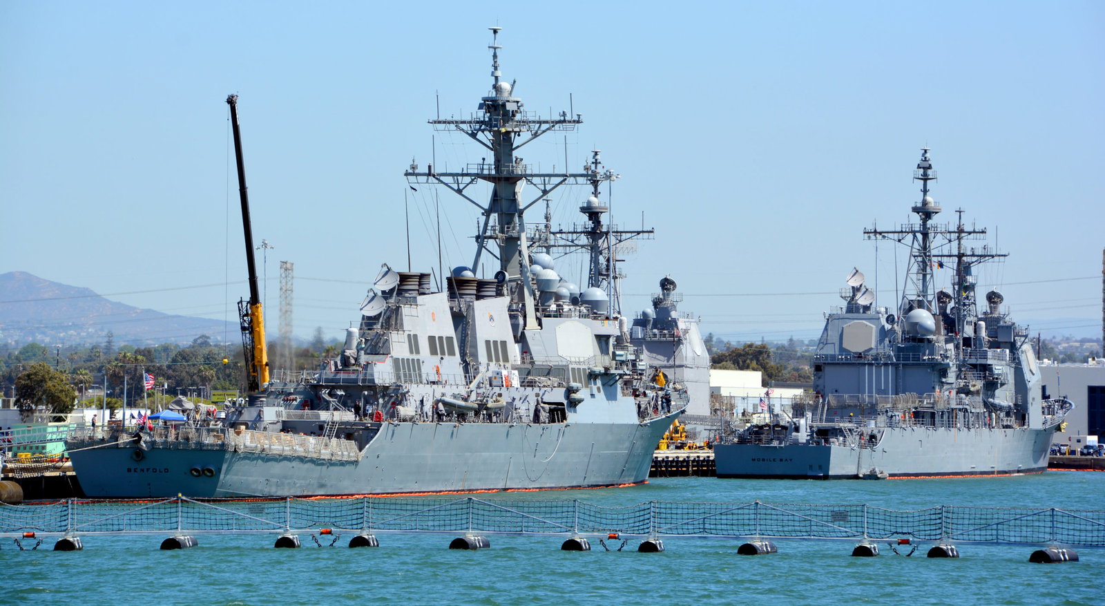 US Missile Destroyer USS Benfold illegally Enters China s Waters 