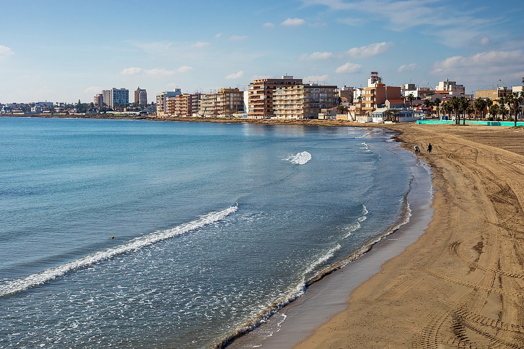 Plans for 10 buildings on Los Naufragos beach in Torrevieja (Alicante)