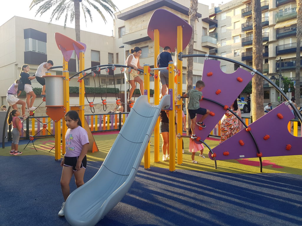 Children's park as good as new in Cuevas del Almanzora (Almeria)