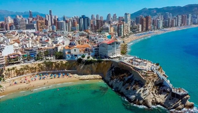 Benidorm businesses publicly denounce imposed government measures