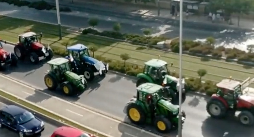 WATCH: Huge convoy of Spanish farmers protest in Andalucia's Jaén