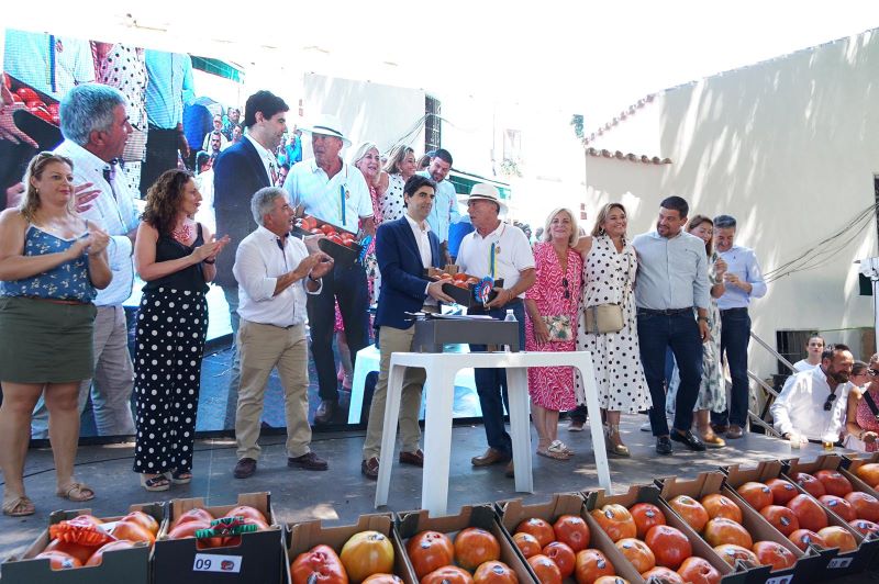 A large number of Huevos de Toro entered into the contest