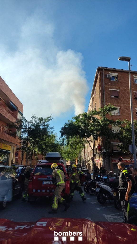 Two children in critical condition after jumping from flat fire in Badalona, Spain