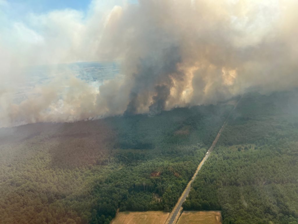 UPDATE: Firefighter still battling fires in Maine-et-Loire (France), 620 hectares of forest destroyed