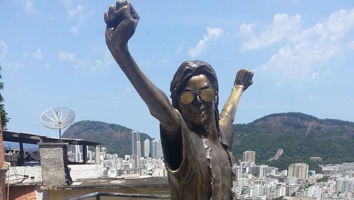 Twitter users comment on viral photo of Michael Jackson's statue in Brazil