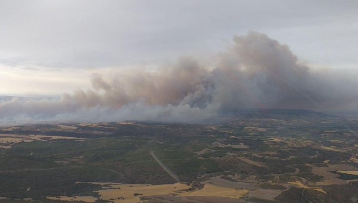 1,000 residents evacuated after huge fire breaks out in Zaragoza municipality of Moncayo