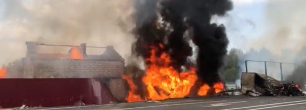 Four people die in fire caused by petrol tanker crash in Russia