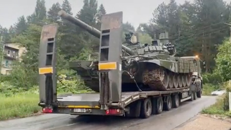 WATCH: Serbia moves armoured vehicles to Kosovo border as tensions rise