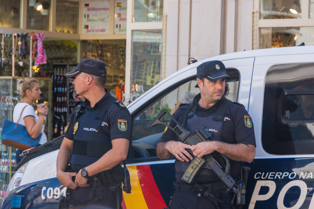 WATCH: Armed Spanish police encounter man wielding two huge knives in Villaverde, Madrid