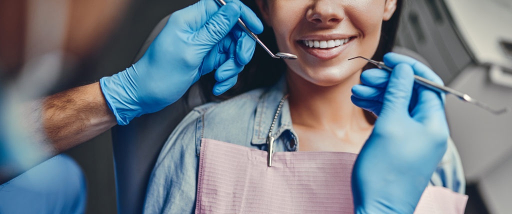 Image - dentist: 4 PM production/shutterstock