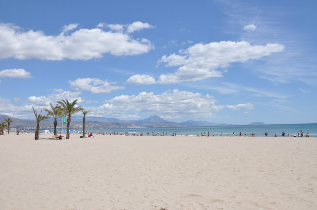 Costa Blanca's Alicante launches campaign for cleanliness and respect on its beaches