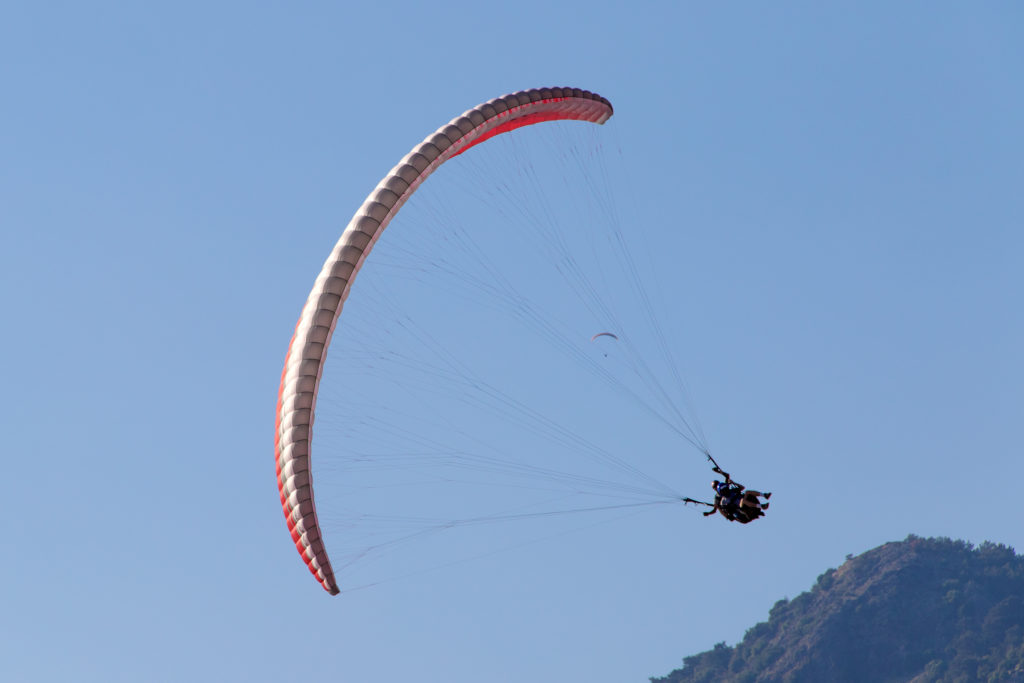 Paraglider loses his life after crashing in the Granada municipality of Monachil