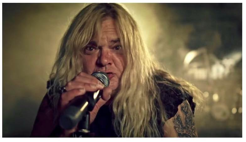 Top British heavy metal frontman dies suddenly and unexpectedly aged 62