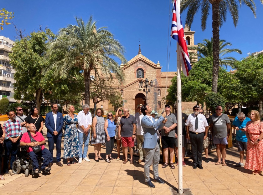 Torrevieja (Alicante) holds an official minute's silence for Queen Elizabeth II