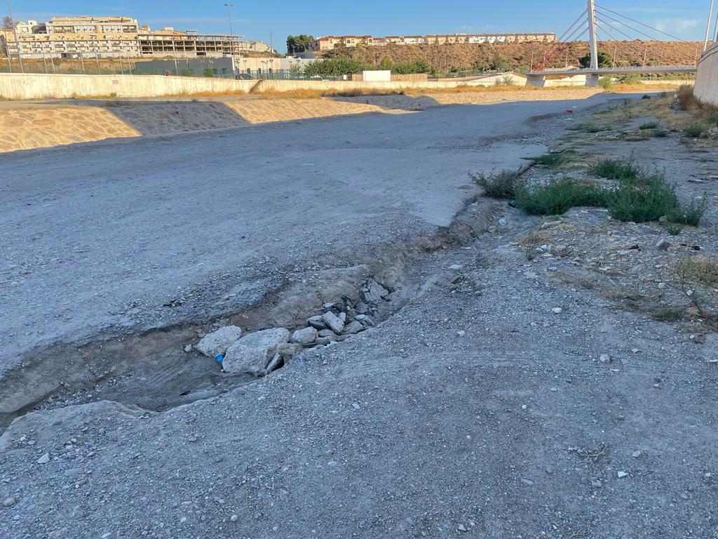 Claims that the Rambla streambed in Albox (Almeria) needs urgent repairs