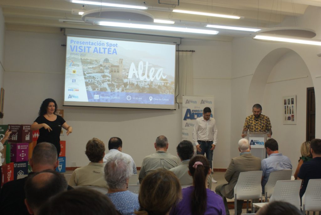 New promotional advertisement promotes Altea (Alicante) as an out-of-season choice